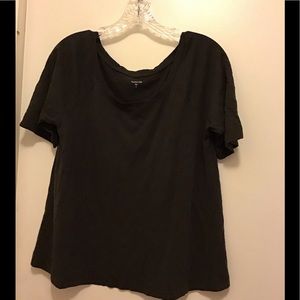 Simple dark gray tshirt
